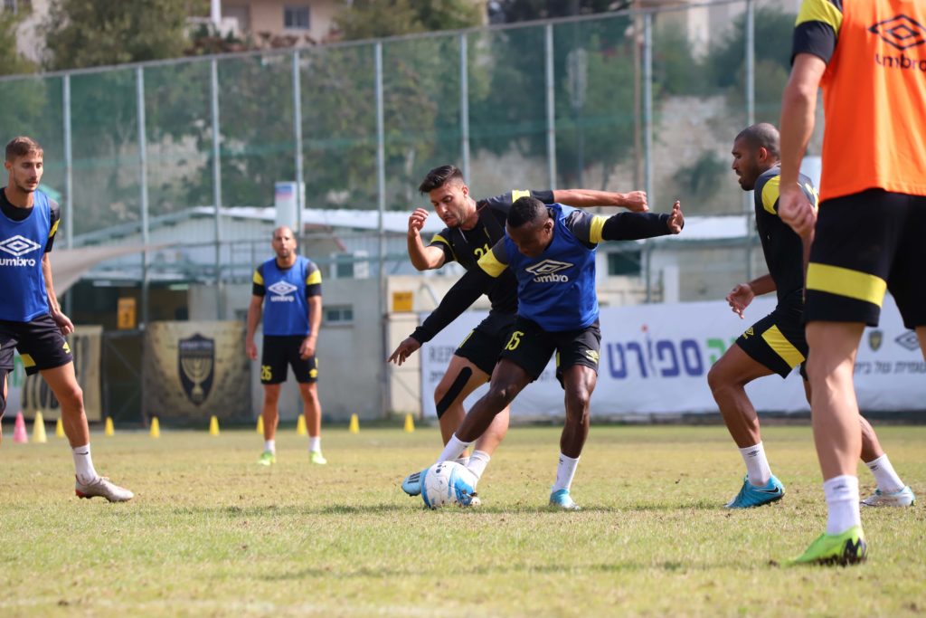 גדי קינדה ויקיר ארצי עם הכדור