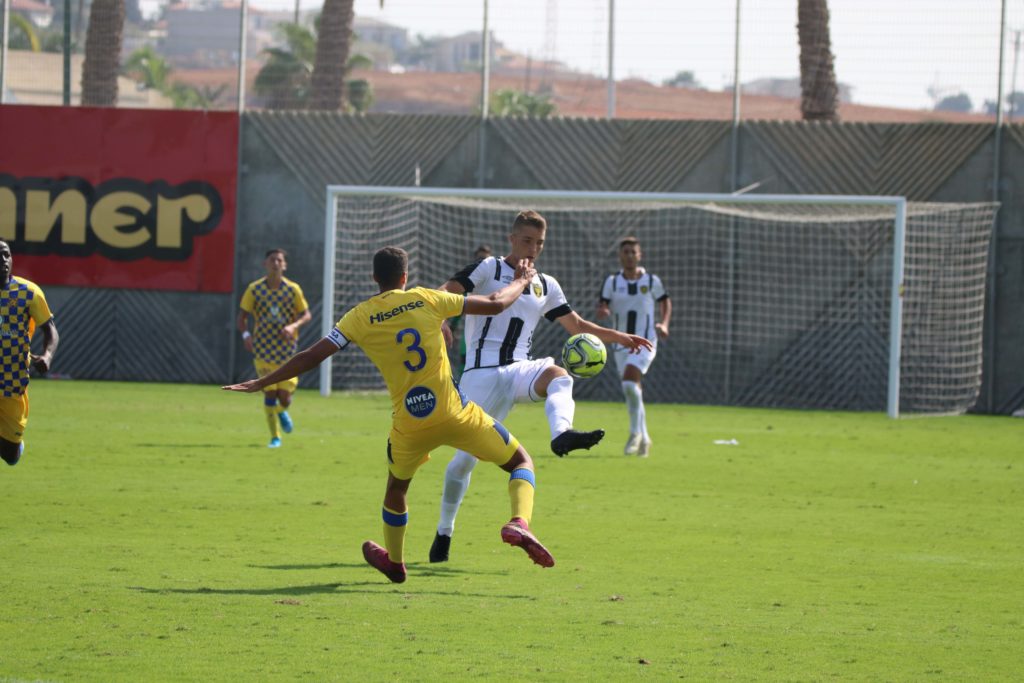 אביאל זרגרי מול שחקן מכבי תל אביב