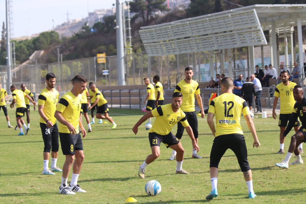 שחקני הקבוצה באימון