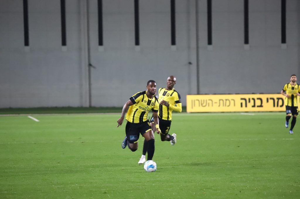 פרדי פלומיין עם הכדור