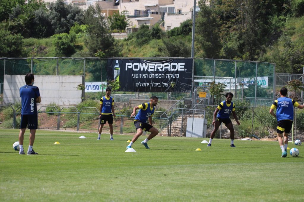 שחקני הקבוצה באימון